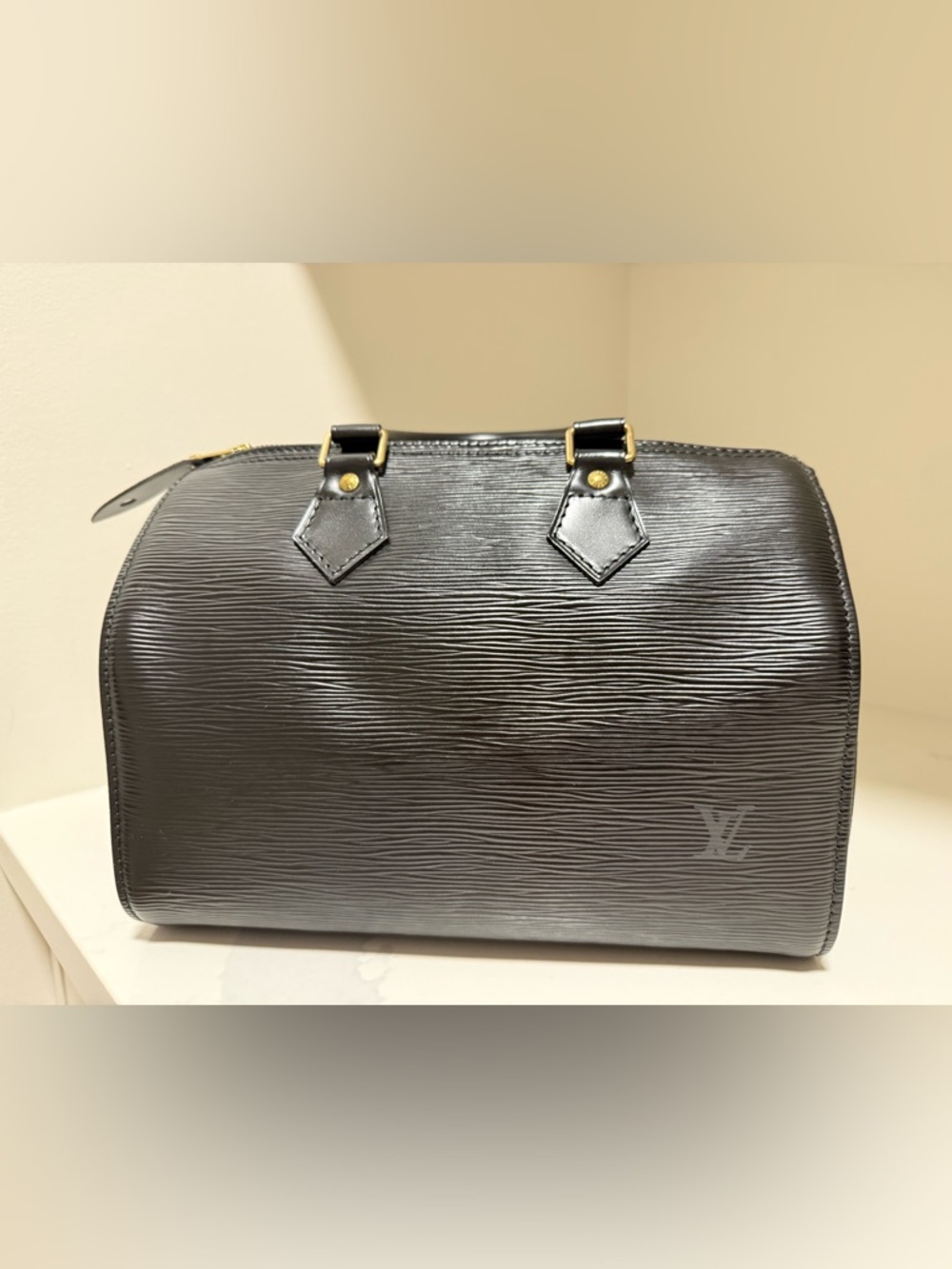 Louis Vuitton Black Epi Speedy 25